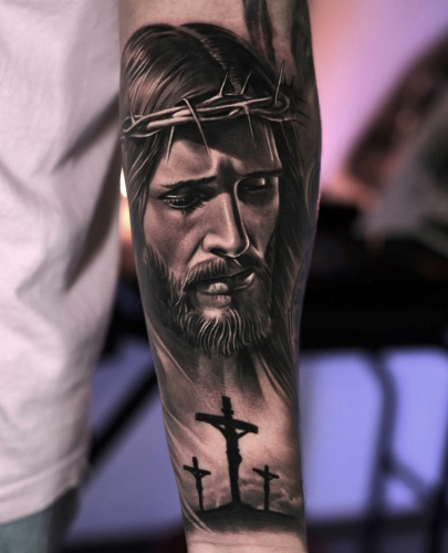 jesus kreuz tattoo