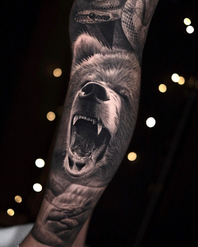 realistic tattoo baer