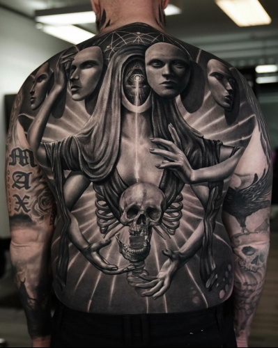 ruecken-black-and-grey-tattoo